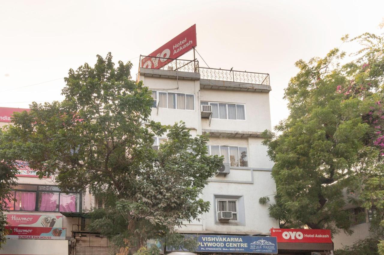 Oyo 13535 Aakash Hotel Ahmedabad Exterior photo