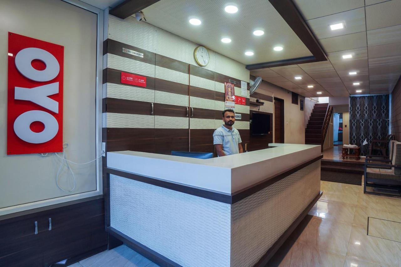 Oyo 13535 Aakash Hotel Ahmedabad Exterior photo