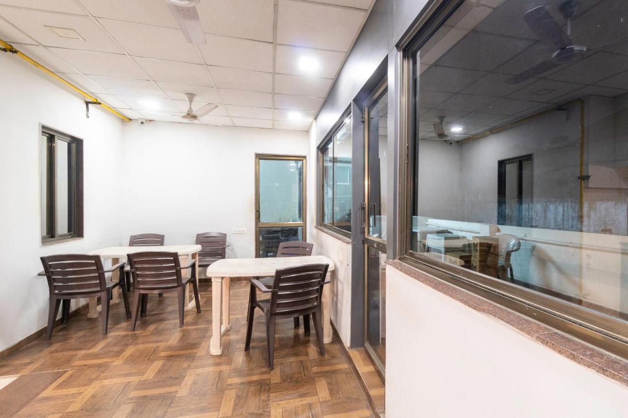 Oyo 13535 Aakash Hotel Ahmedabad Exterior photo