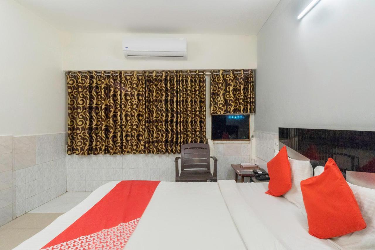 Oyo 13535 Aakash Hotel Ahmedabad Exterior photo