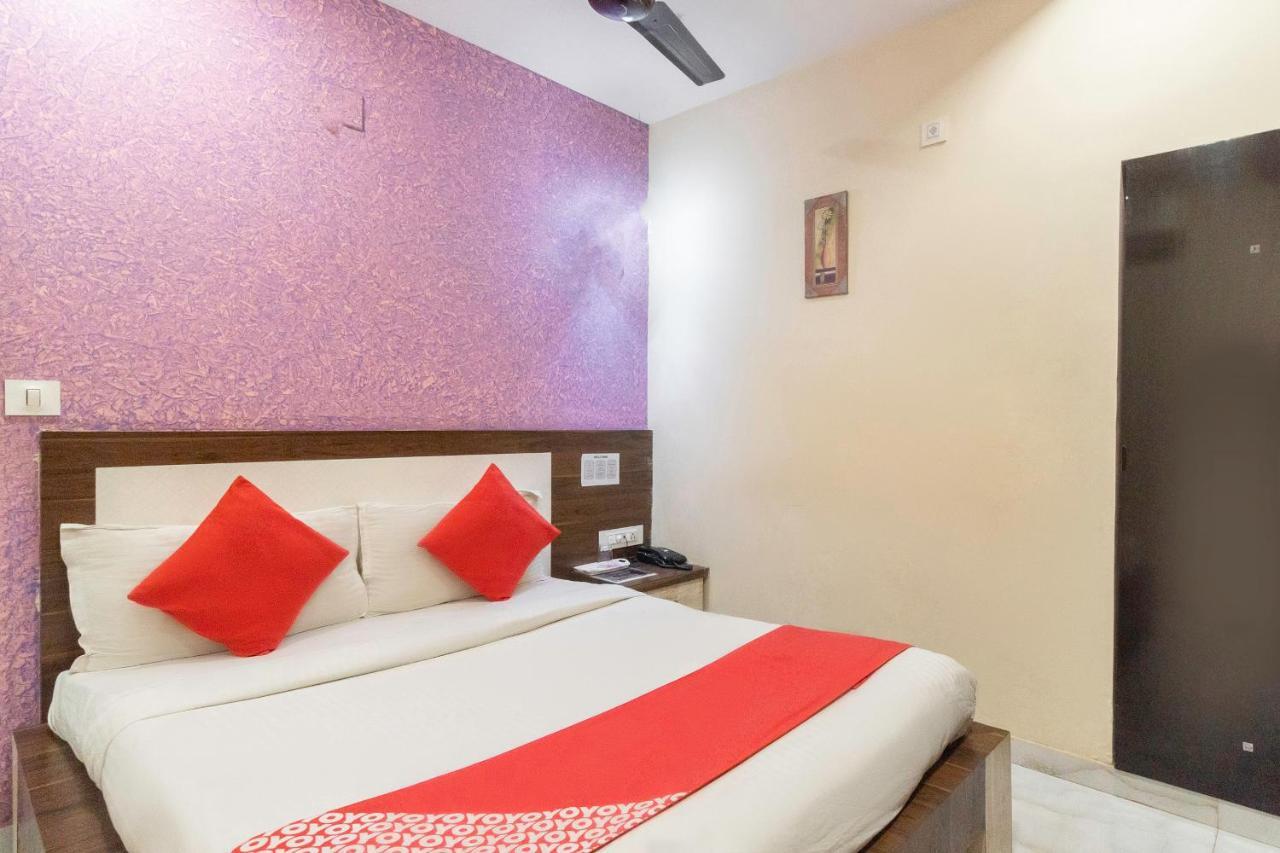 Oyo 13535 Aakash Hotel Ahmedabad Exterior photo