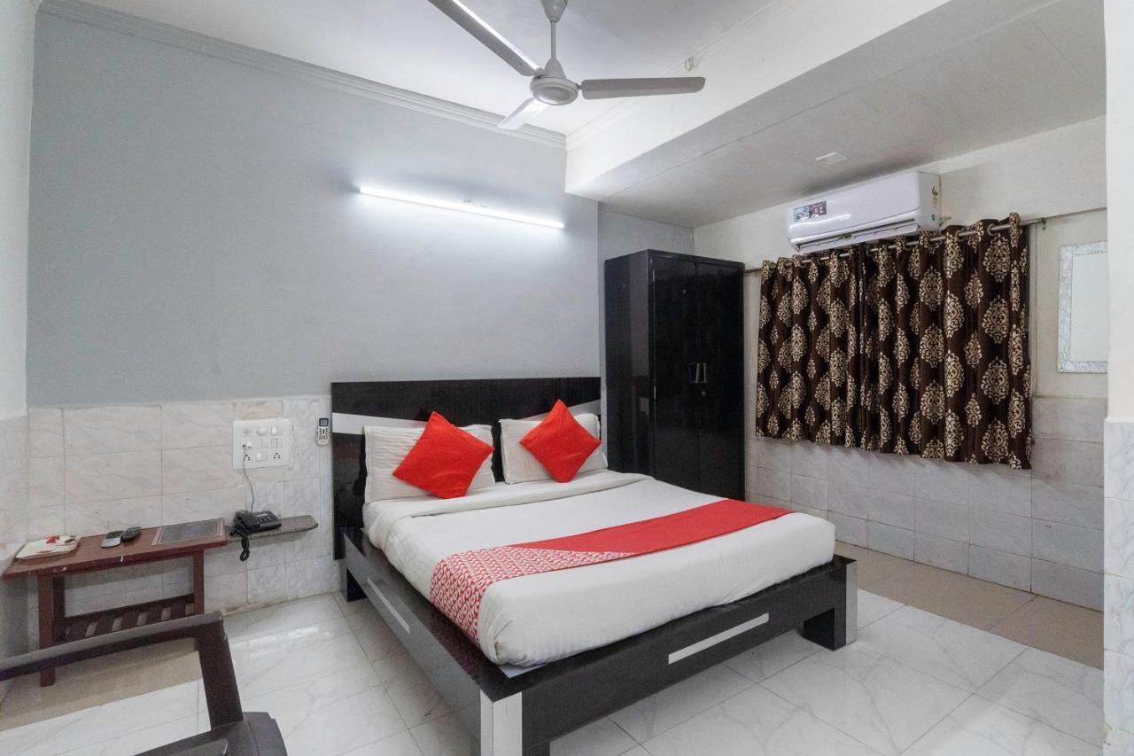 Oyo 13535 Aakash Hotel Ahmedabad Exterior photo
